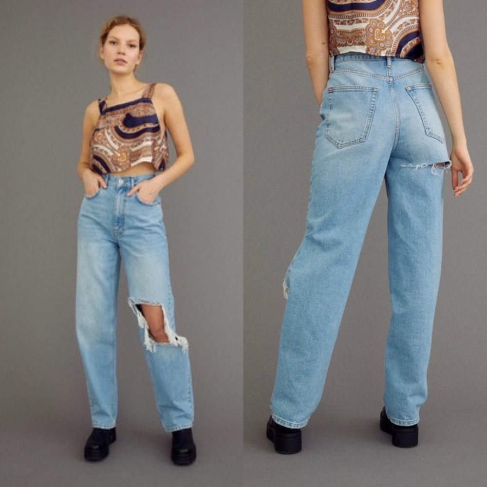 Urban Outfitters BDG High-Waisted Baggy Jean Ripped Light Wash